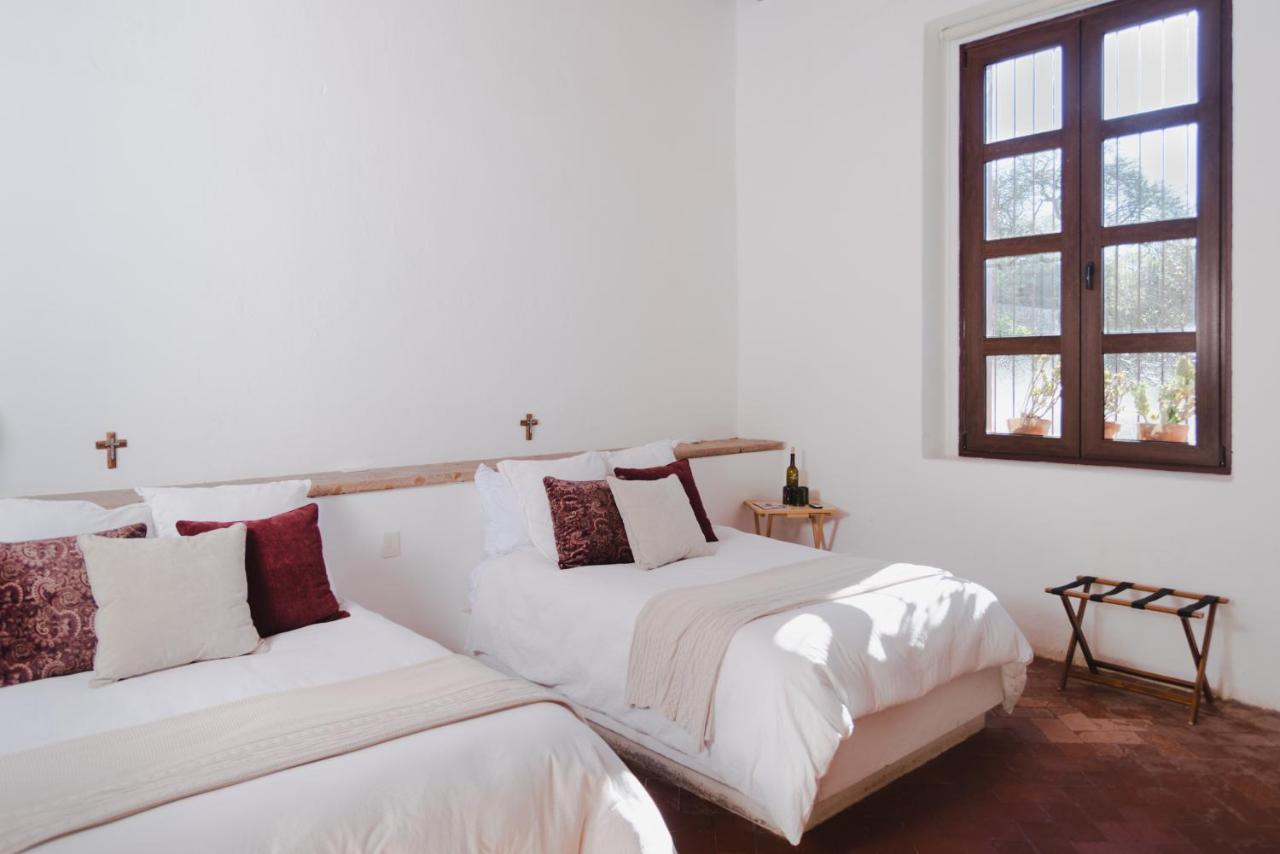 Puerta Del Lobo Villa Queretaro Room photo